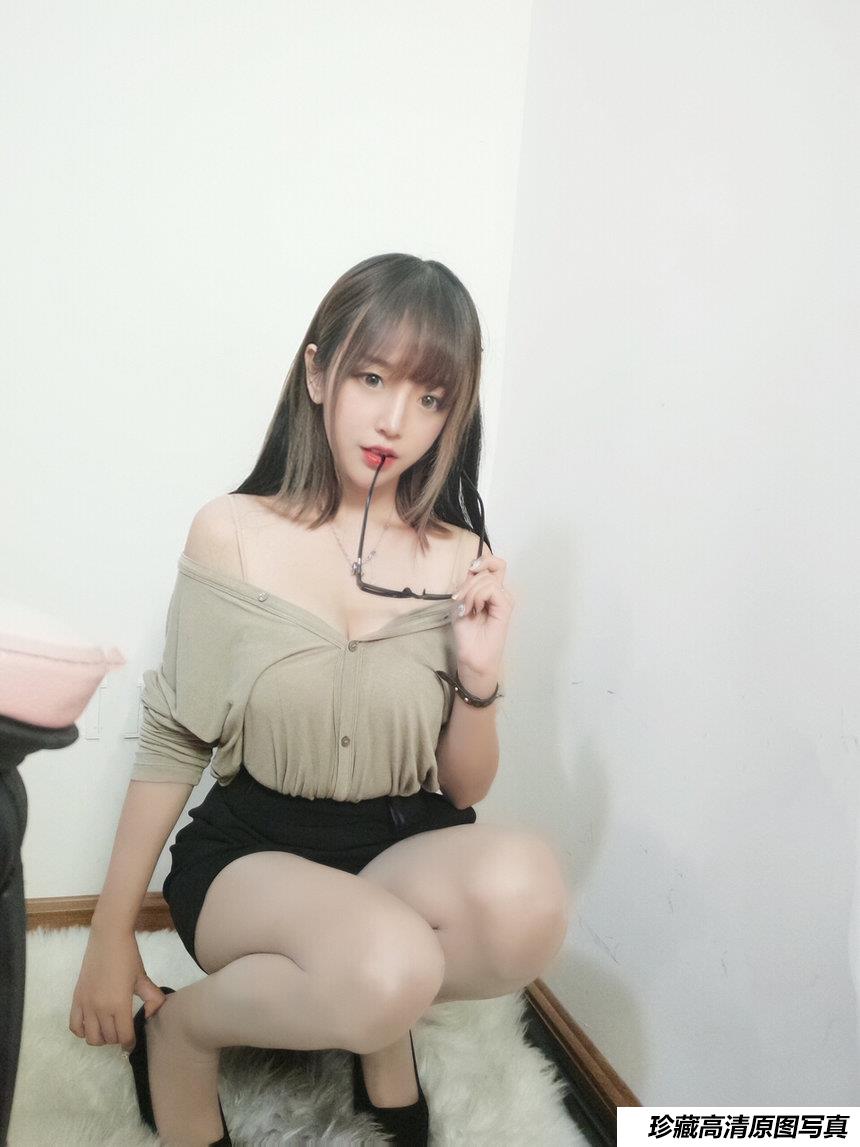 过期米线线喵 丝袜 肉色 [7P 21M]