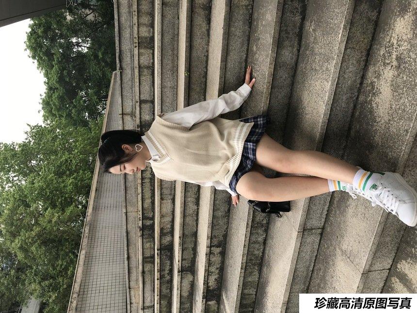 [最爱帆布鞋] 丝袜美腿写真 ON.05