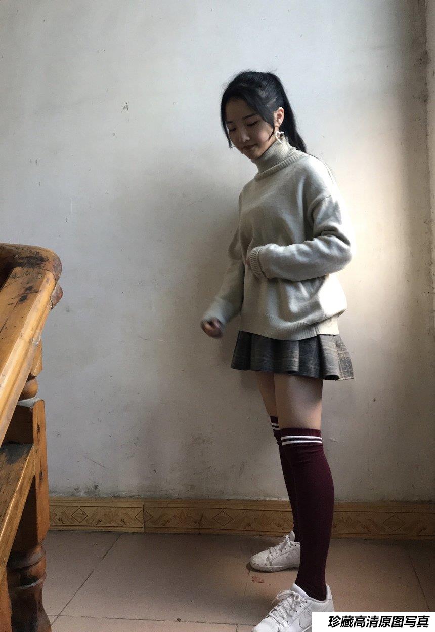 [最爱帆布鞋] 丝袜美腿写真 ON.09