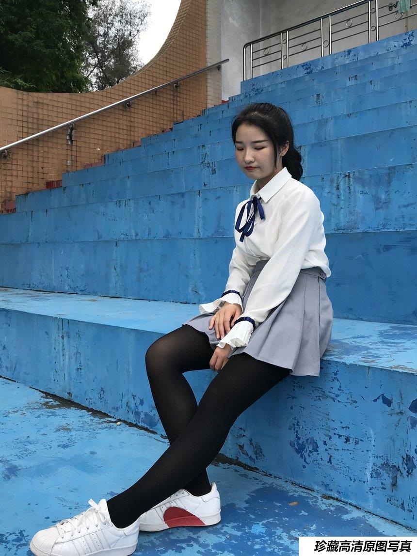 [最爱帆布鞋] 丝袜美腿写真 ON.10 图套+视频