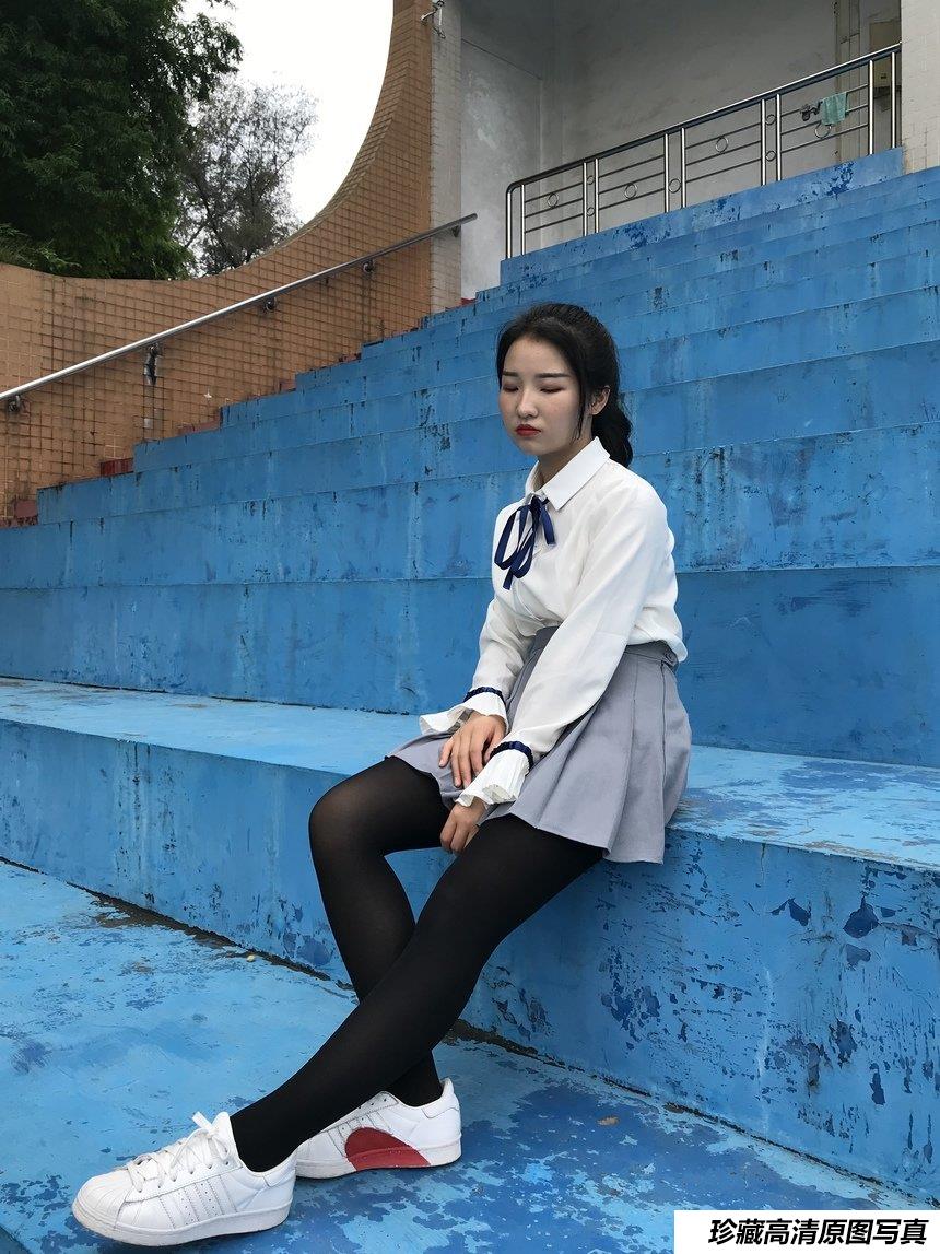 [最爱帆布鞋] 丝袜美腿写真 ON.10 图套+视频