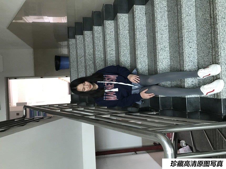 [最爱帆布鞋] 丝袜美腿写真 ON.12