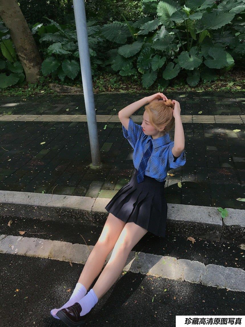 [最爱帆布鞋] 丝袜美腿写真 ON.15 图套+视频