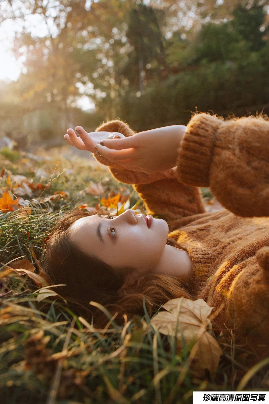 [YITUYU艺图语] 2020.12.14 秋意浓 Taltooy [30P337MB]