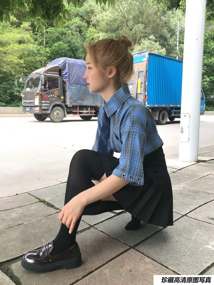 [最爱帆布鞋] 丝袜美腿写真 ON.23 图套+视频