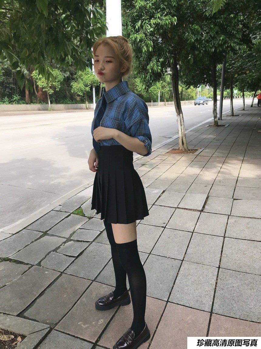 [最爱帆布鞋] 丝袜美腿写真 ON.23 图套+视频