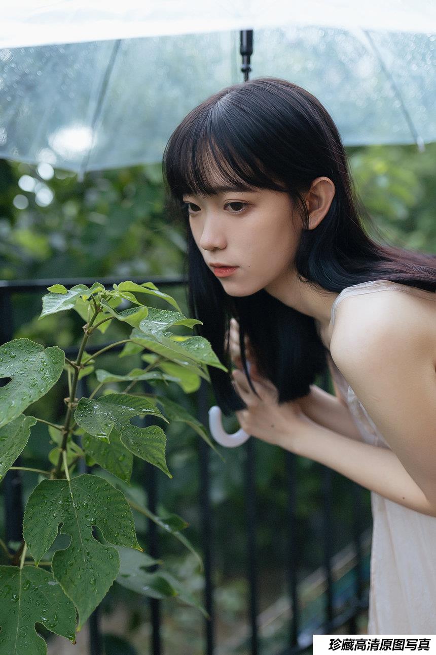 [YITUYU艺图语] 2020.11.22 初秋的日与夜 小熊 [30P255MB]