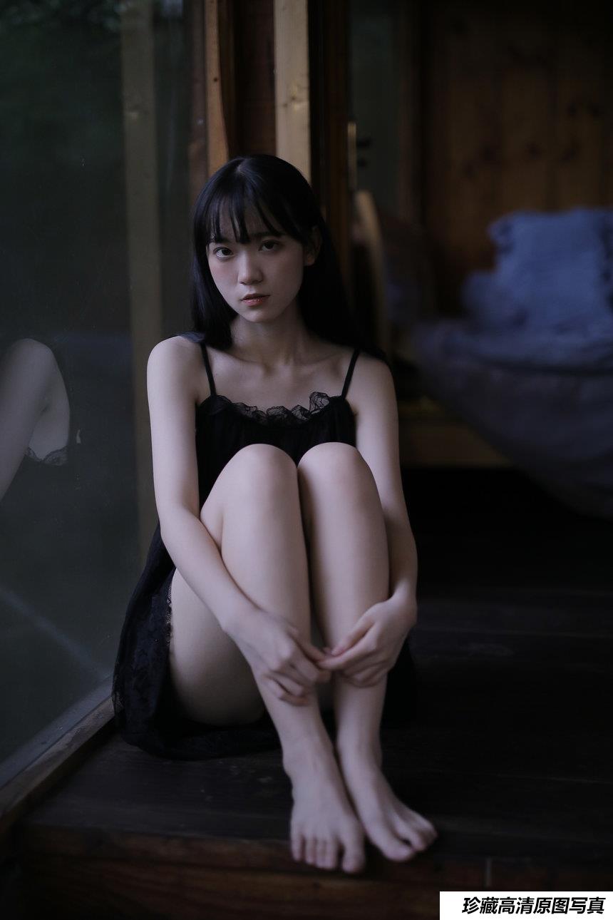 [YITUYU艺图语] 2020.11.22 初秋的日与夜 小熊 [30P255MB]