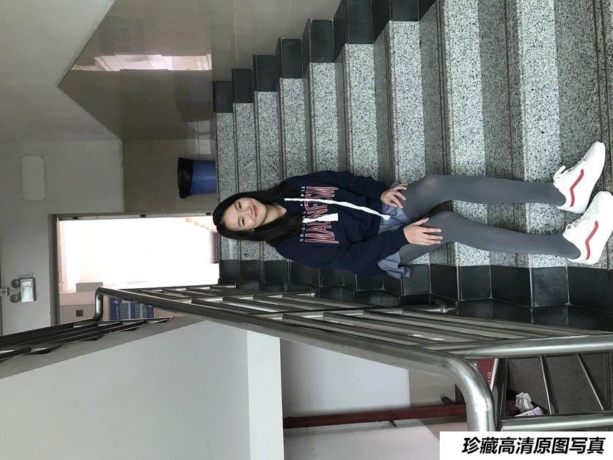 [最爱帆布鞋] 丝袜美腿写真 ON.17 图套+视频