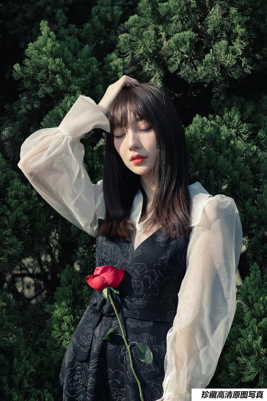 [YITUYU艺图语] 2021.03.24 黑玫瑰 星星 [35P-539MB]