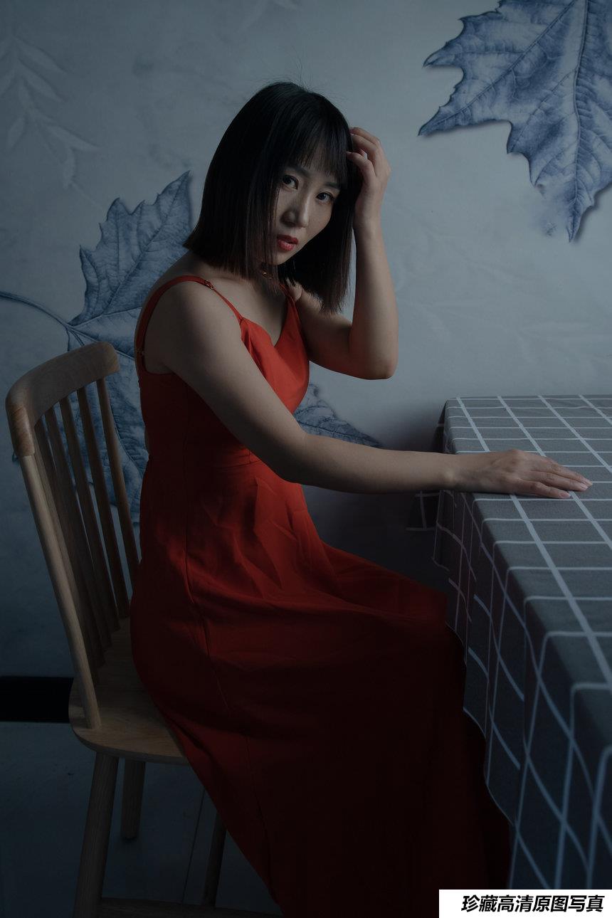 [YITUYU艺图语] 2021.04.05 孤单边缘 嫣然 [27P250MB]