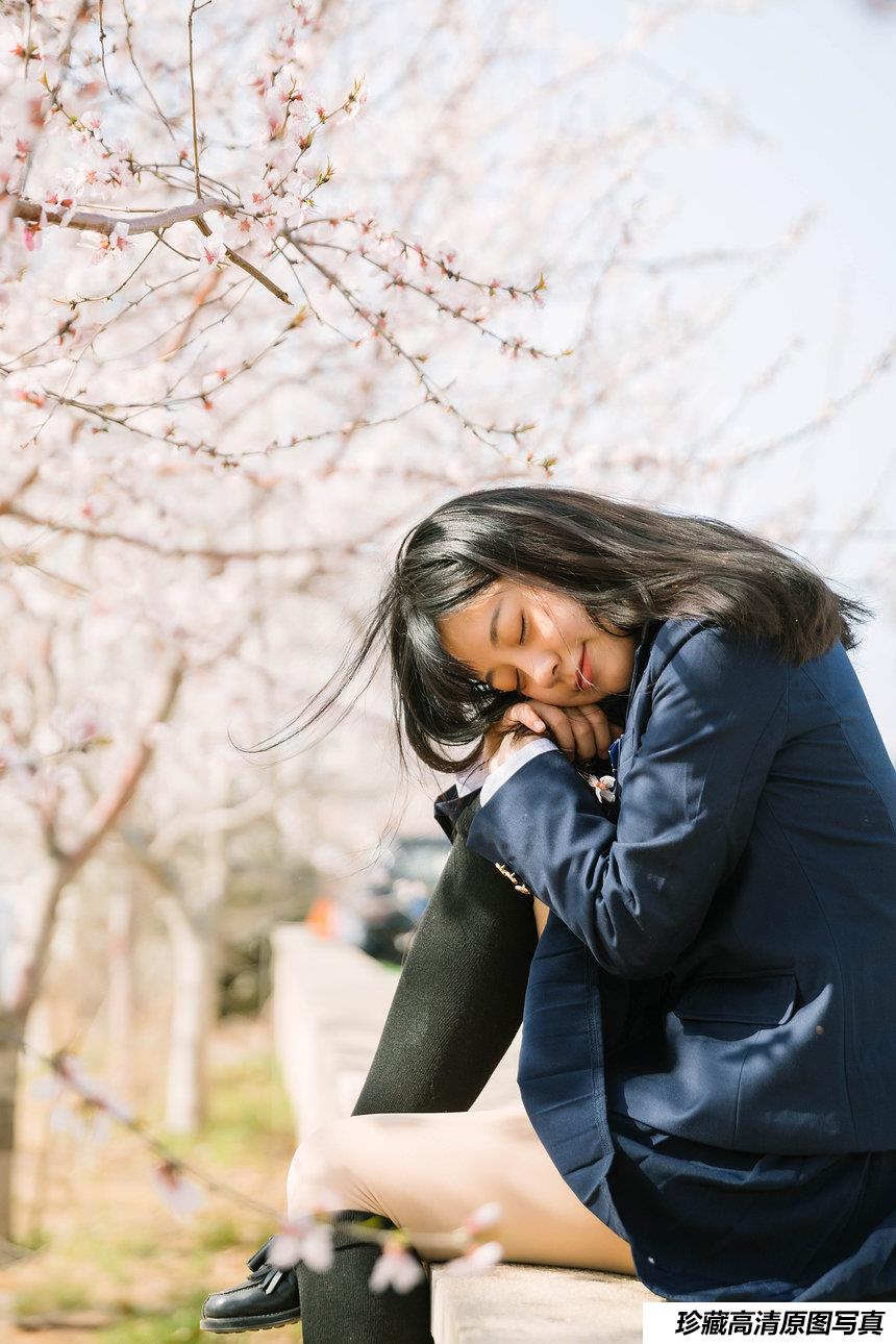 [YITUYU艺图语] 2021.04.07 花系少女 阳阳 [33P350MB]