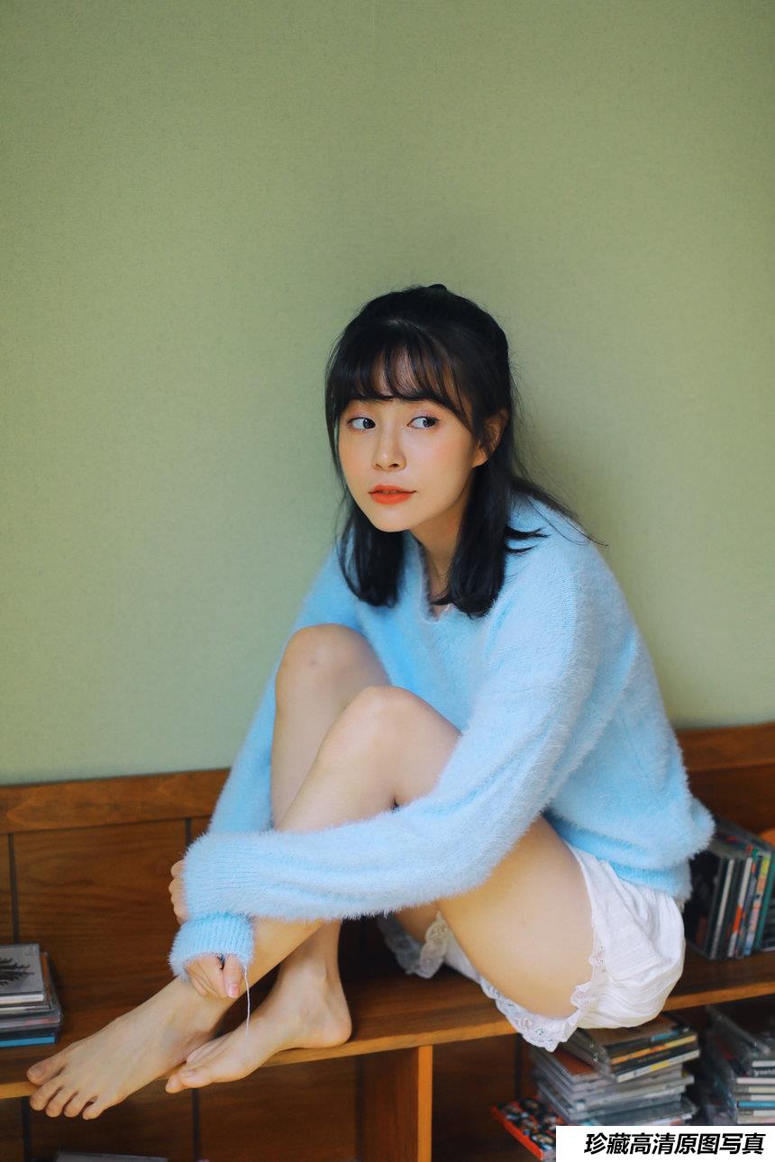 [YITUYU艺图语] 2021.04.13 蓝色毛衣 裸心心 [34P261MB]