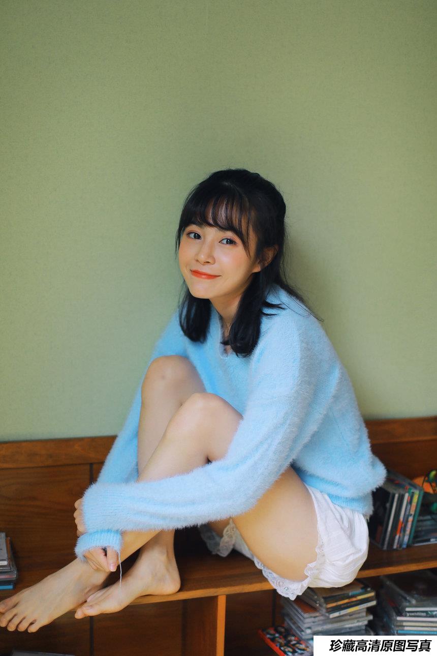 [YITUYU艺图语] 2021.04.13 蓝色毛衣 裸心心 [34P261MB]