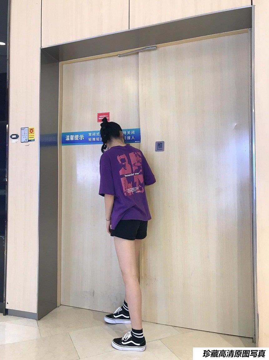 [最爱帆布鞋] 丝袜美腿写真 ON.30 图套+视频