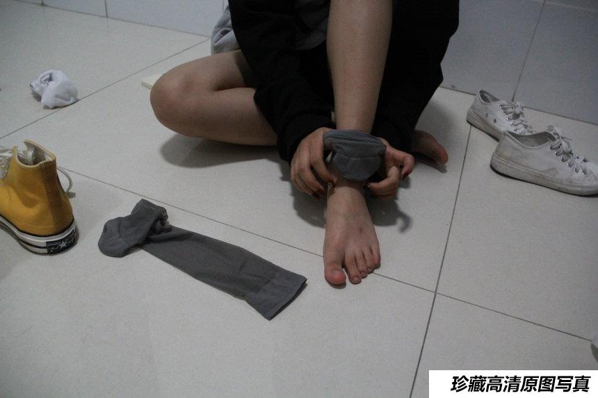 [最爱帆布鞋] 丝袜美腿写真 ON.32 图套