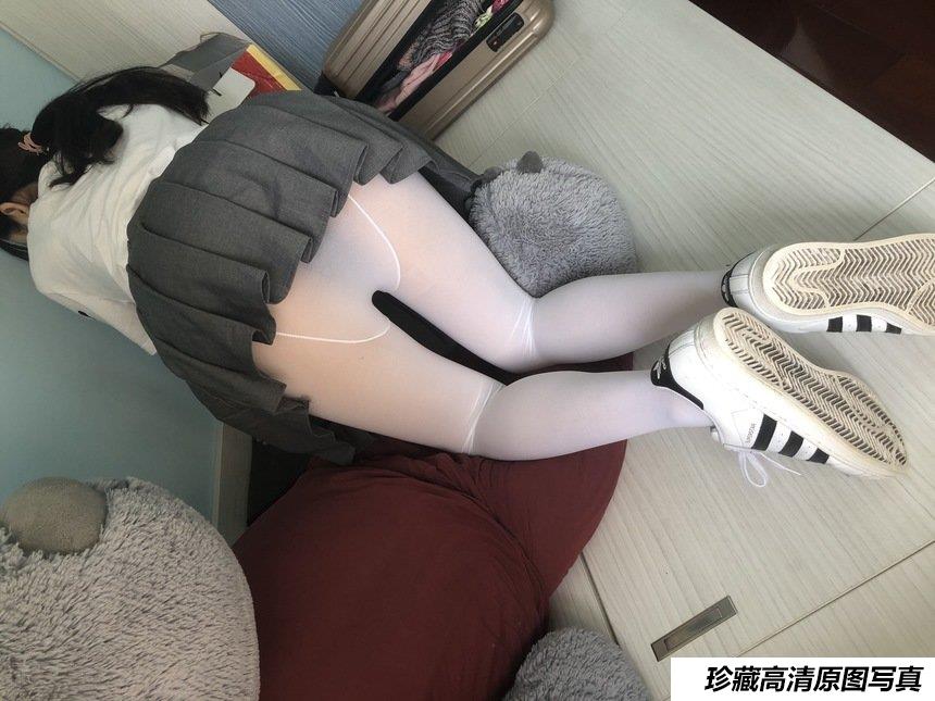 [最爱帆布鞋] 丝袜美腿写真 ON.33 图套+视频