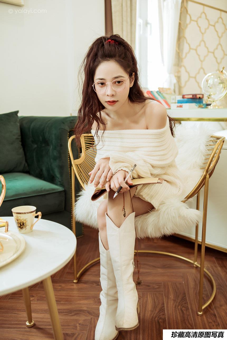 [YALAYI雅拉伊]2022.02.22 NO.900 女友来探班 诗咏[41+1P／410MB]