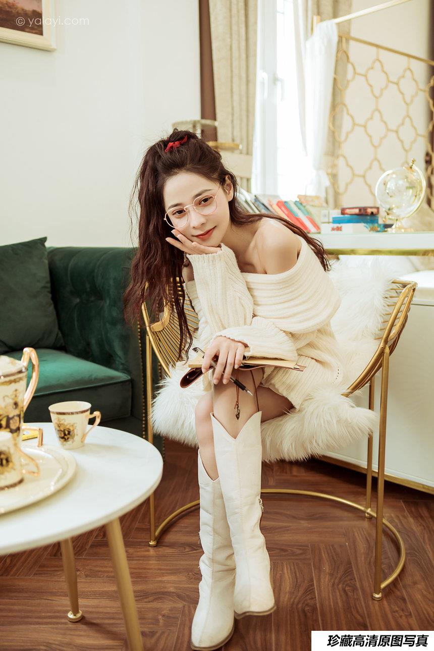 [YALAYI雅拉伊]2022.02.22 NO.900 女友来探班 诗咏[41+1P／410MB]