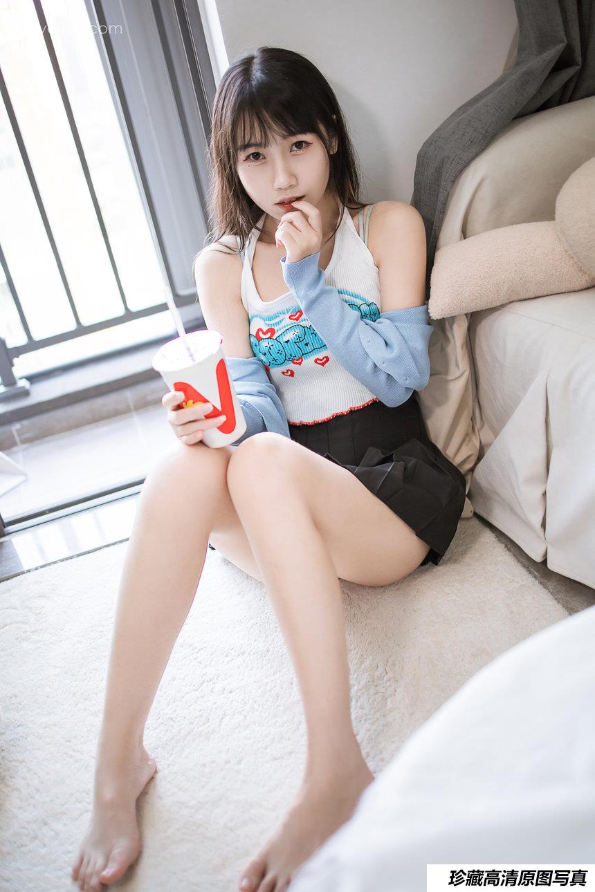 [YALAYI雅拉伊]2022.02.18 NO.899 回我们家 弈思[41+1P／458MB]