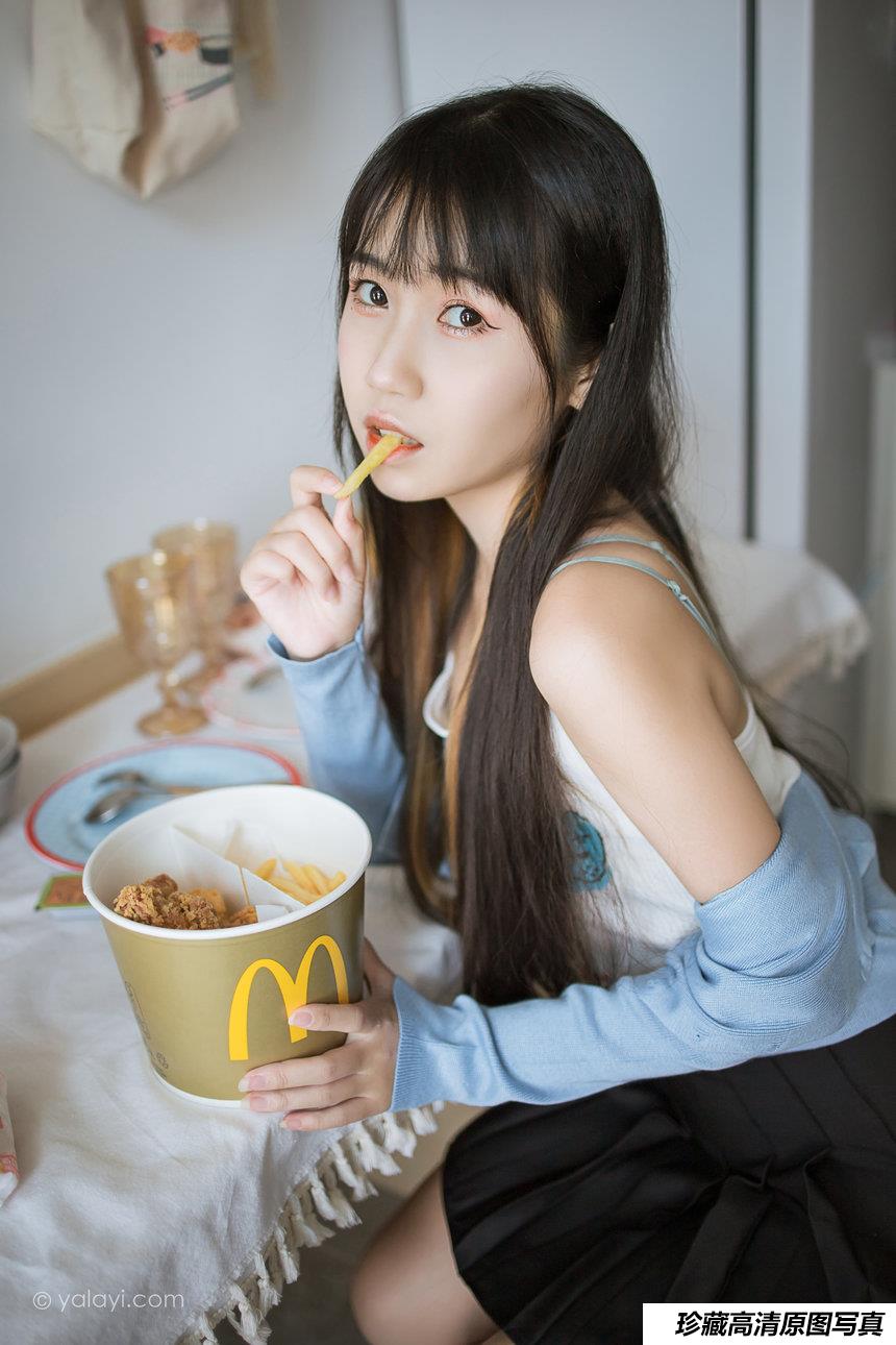 [YALAYI雅拉伊]2022.02.18 NO.899 回我们家 弈思[41+1P／458MB]