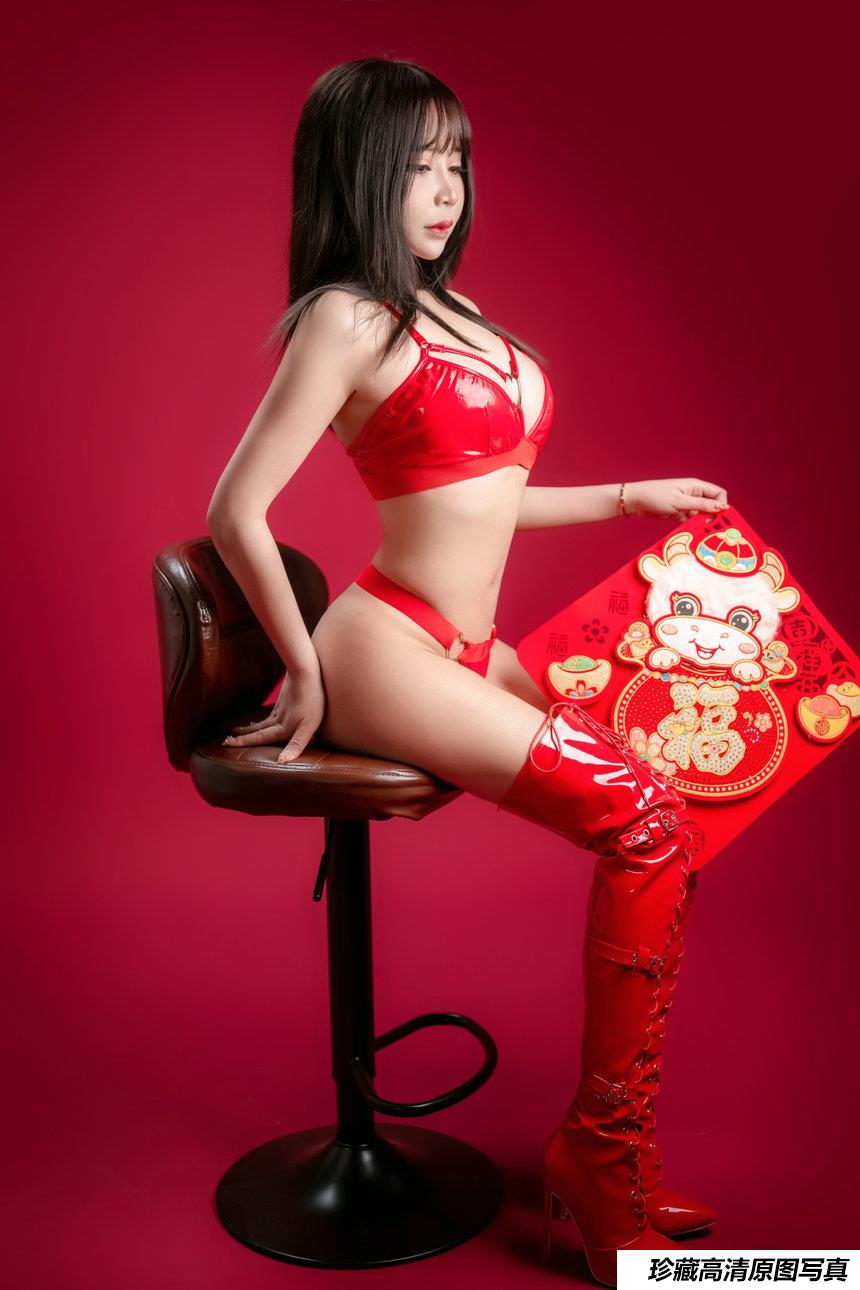 二次元妹子抱走莫子aa - 金牛送福