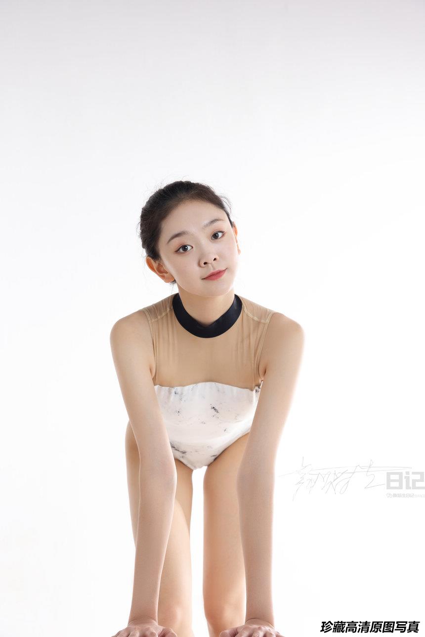 [GALLI嘉丽]舞蹈生日记  2020.11.25 艺考生 靖靖[45P／315MB]