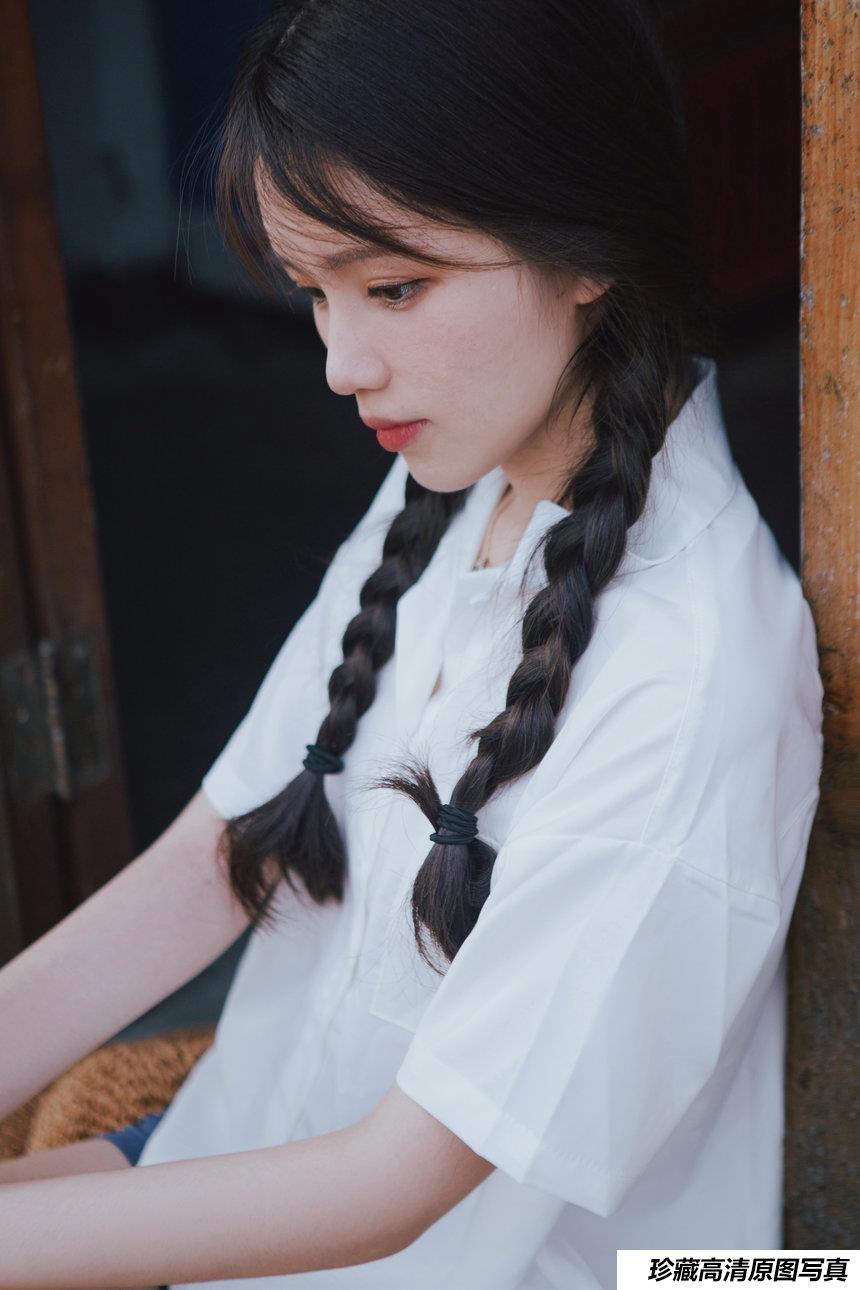 [YITUYU艺图语] 2021.06.28 小森林.秋夏 小花花花花圈 [28P313MB]