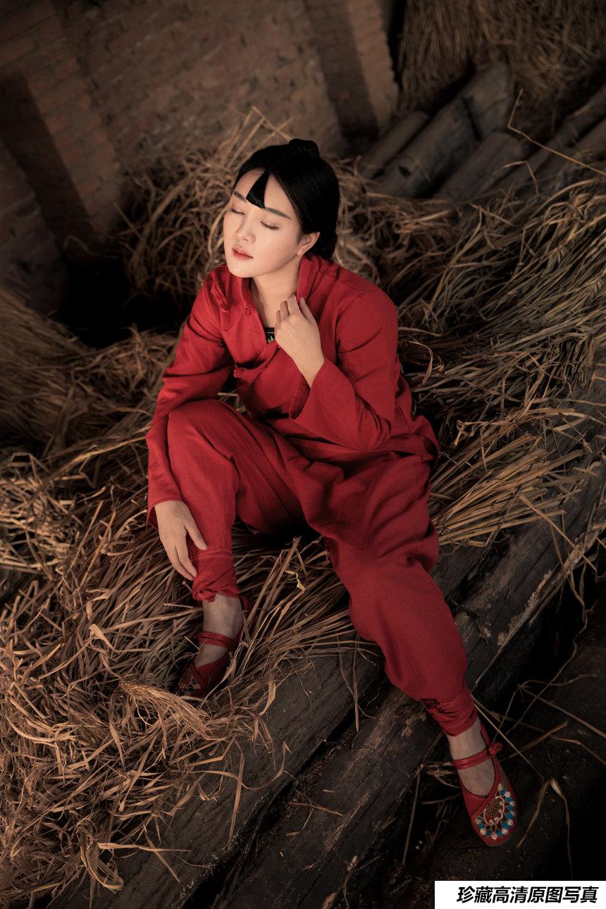 [YITUYU艺图语] 2021.06.21 红高粱・山那边 海燕 [31P326MB]