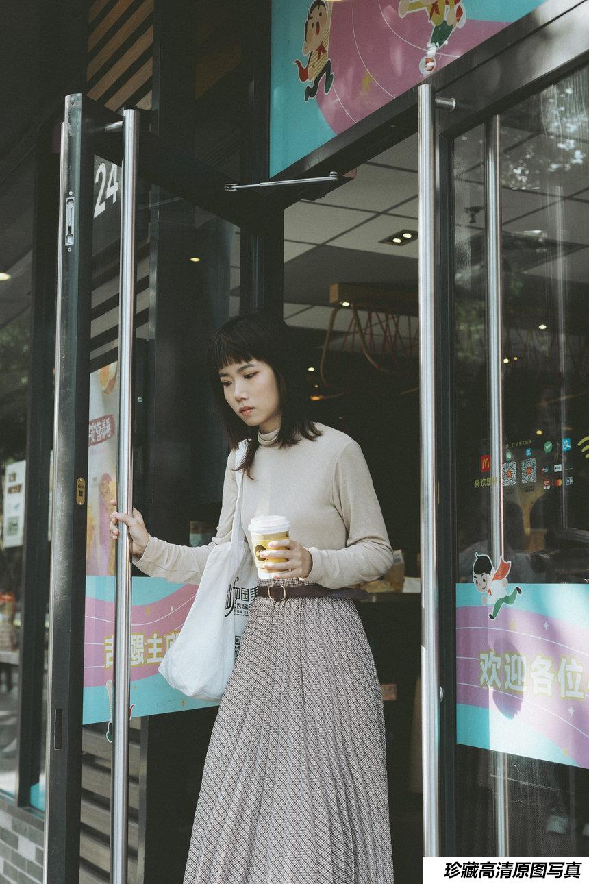 [YITUYU艺图语] 2021.05.24 买花的日子 叶哎哟 [35P-543MB]