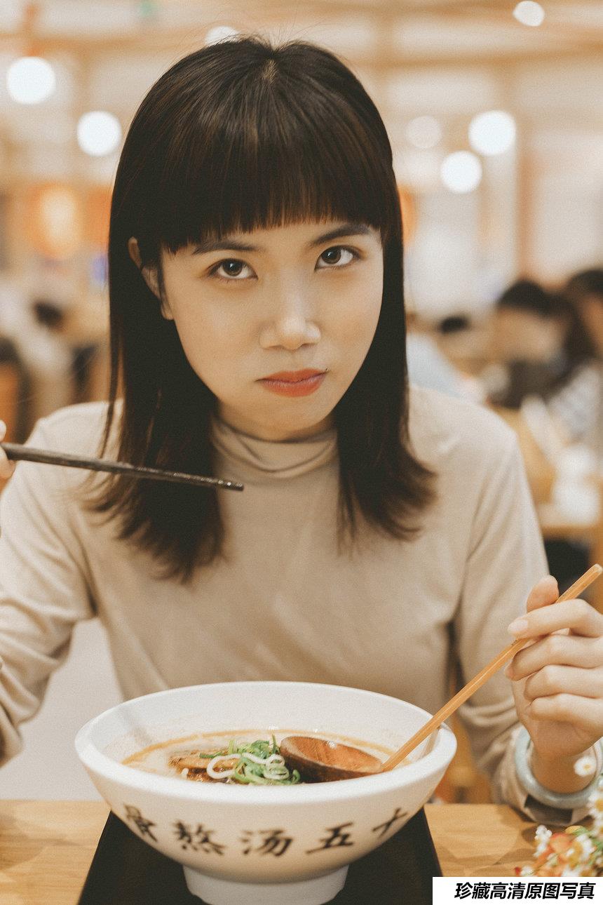 [YITUYU艺图语] 2021.05.24 买花的日子 叶哎哟 [35P-543MB]