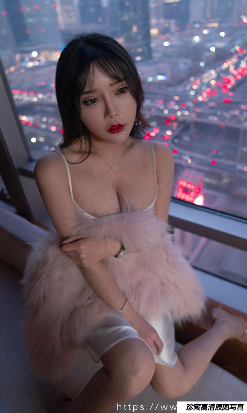 [Ugirls尤果网]爱尤物 2022.03.05 No.2291 艾小青 暮色将晚 [35P]