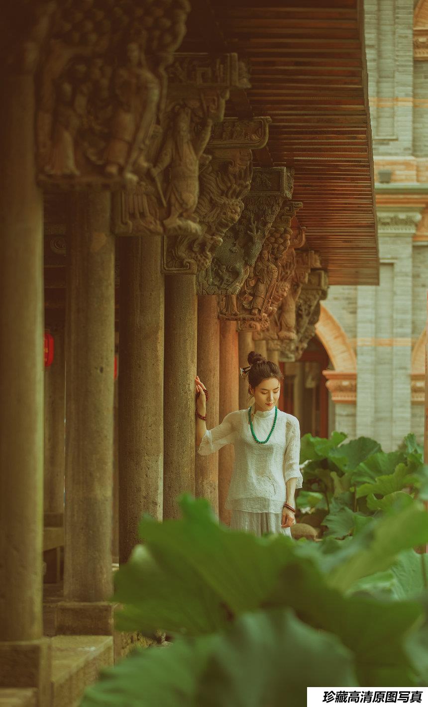 [YITUYU艺图语] 2021.08.14 赏荷记 颗颗树 [36P-260MB]