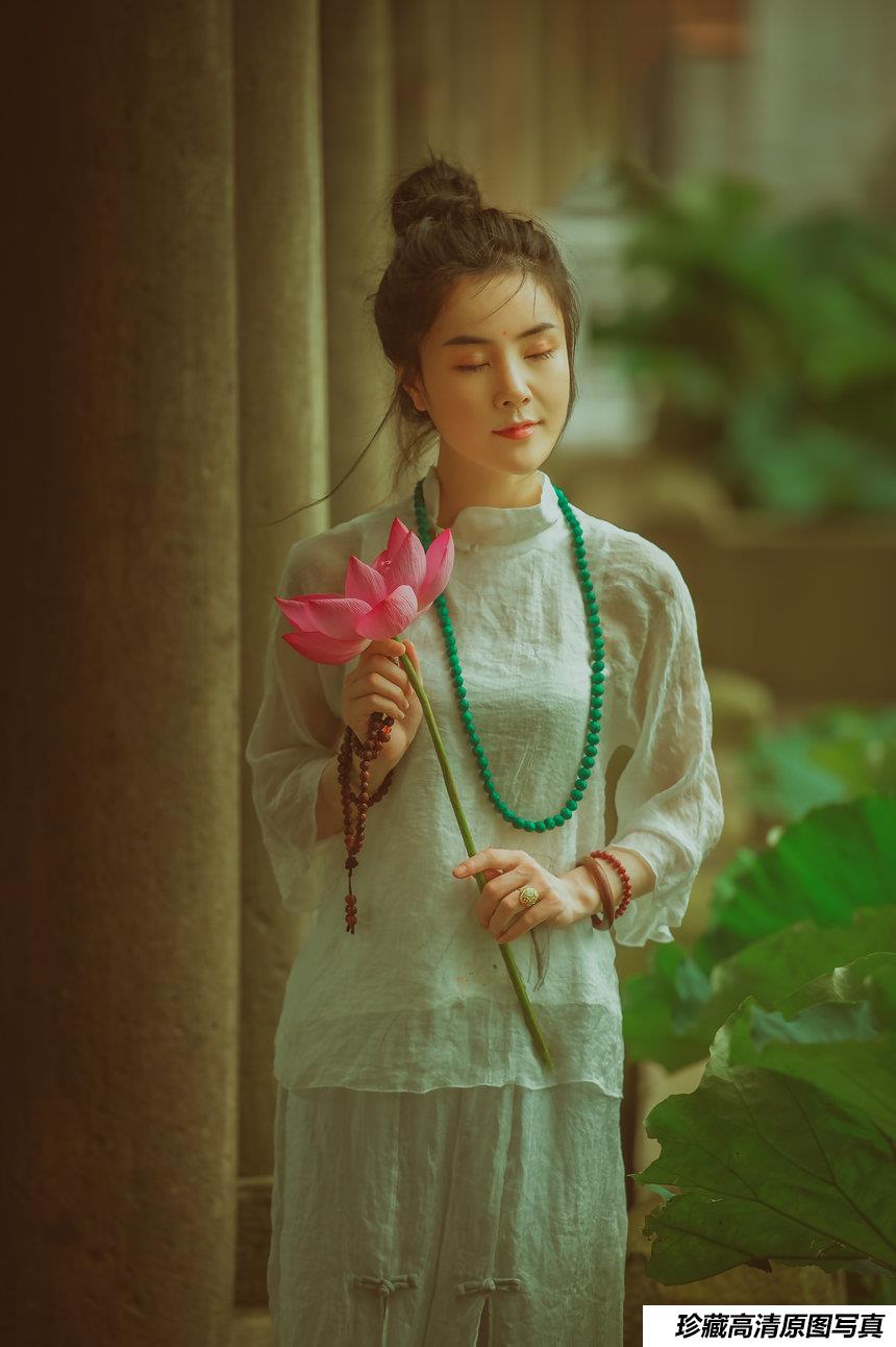 [YITUYU艺图语] 2021.08.14 赏荷记 颗颗树 [36P-260MB]