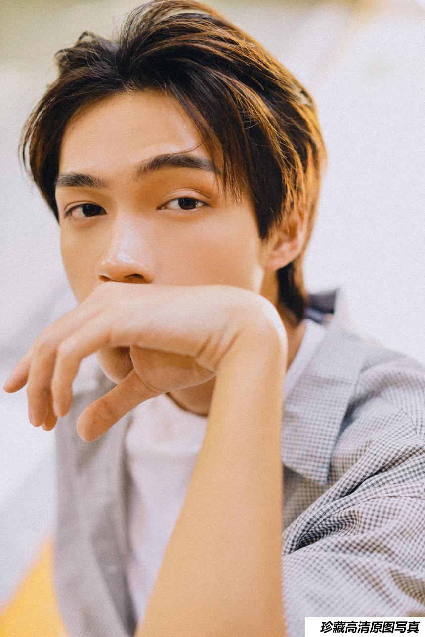 [YITUYU艺图语] 2021.08.10 过期的灌头 LEO [29P-340MB]