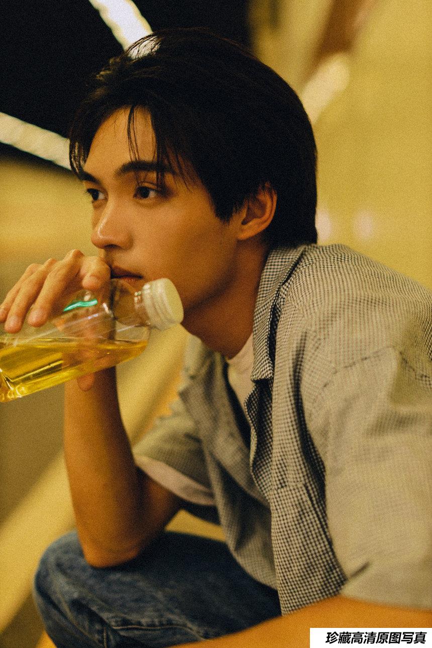 [YITUYU艺图语] 2021.08.10 过期的灌头 LEO [29P-340MB]