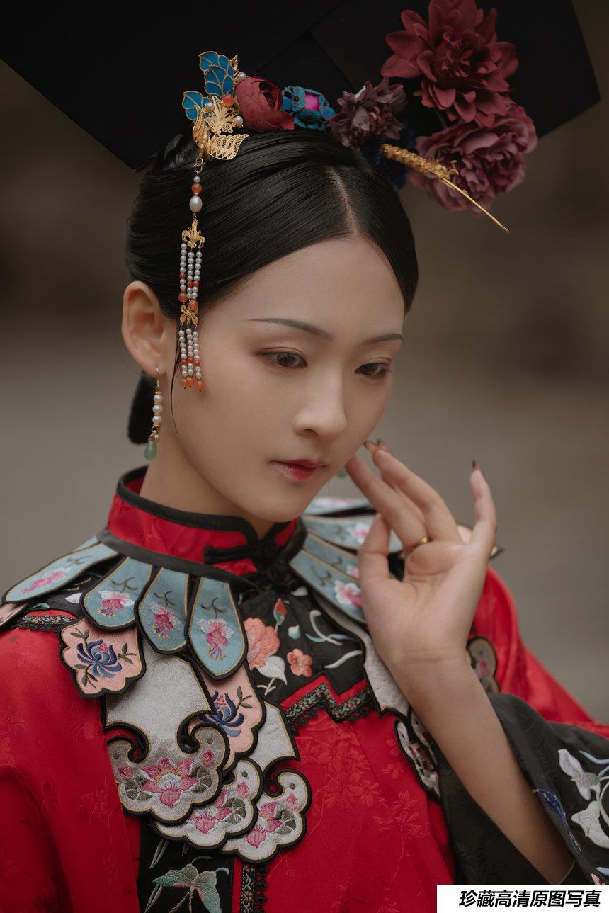 [YITUYU艺图语] 2021.08.10 晚秋 苏苏 [34P-685MB]