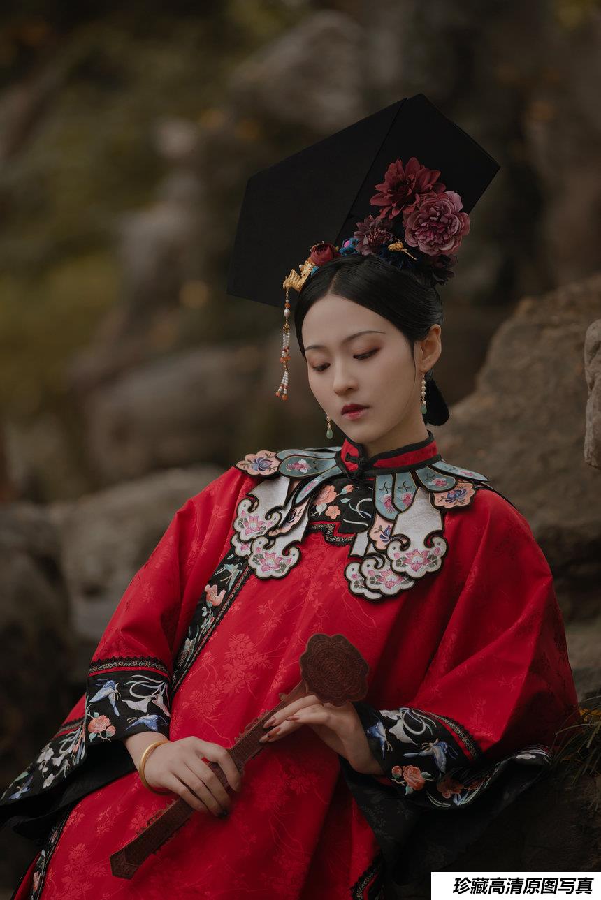 [YITUYU艺图语] 2021.08.10 晚秋 苏苏 [34P-685MB]