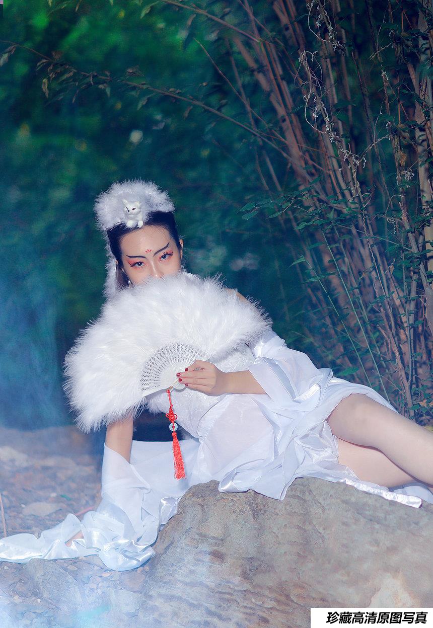 [YITUYU艺图语] 2021.08.16 白狐 小米 [19P-274MB]