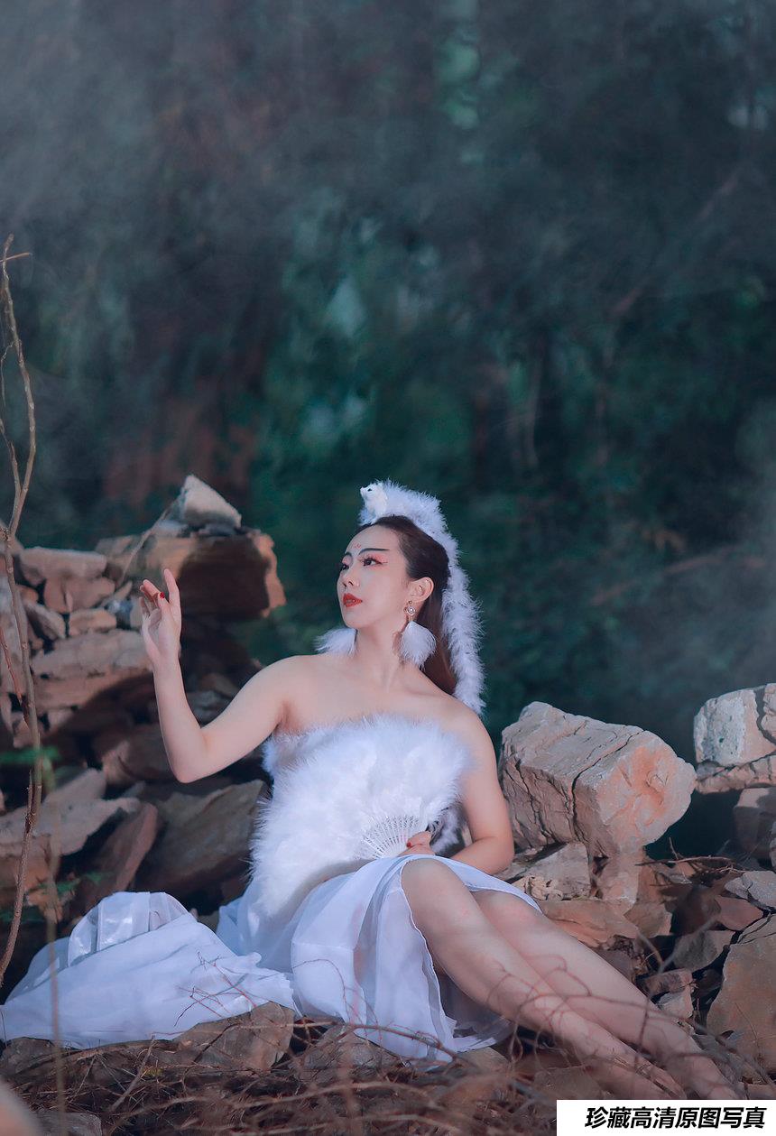 [YITUYU艺图语] 2021.08.16 白狐 小米 [19P-274MB]