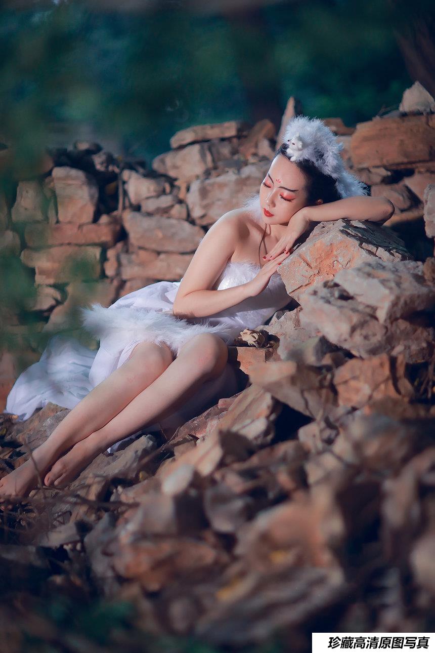 [YITUYU艺图语] 2021.08.16 白狐 小米 [19P-274MB]