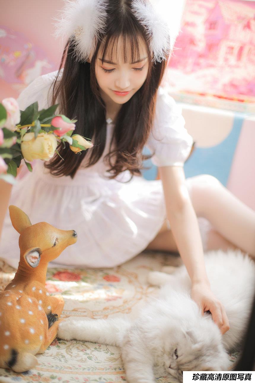 [YITUYU艺图语] 2021.08.14 小羽毛 久久 [22P-396MB]