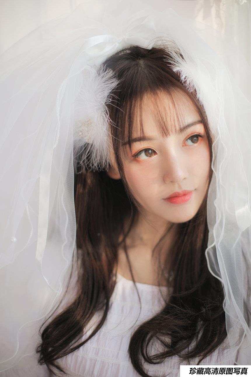 [YITUYU艺图语] 2021.08.14 小羽毛 久久 [22P-396MB]