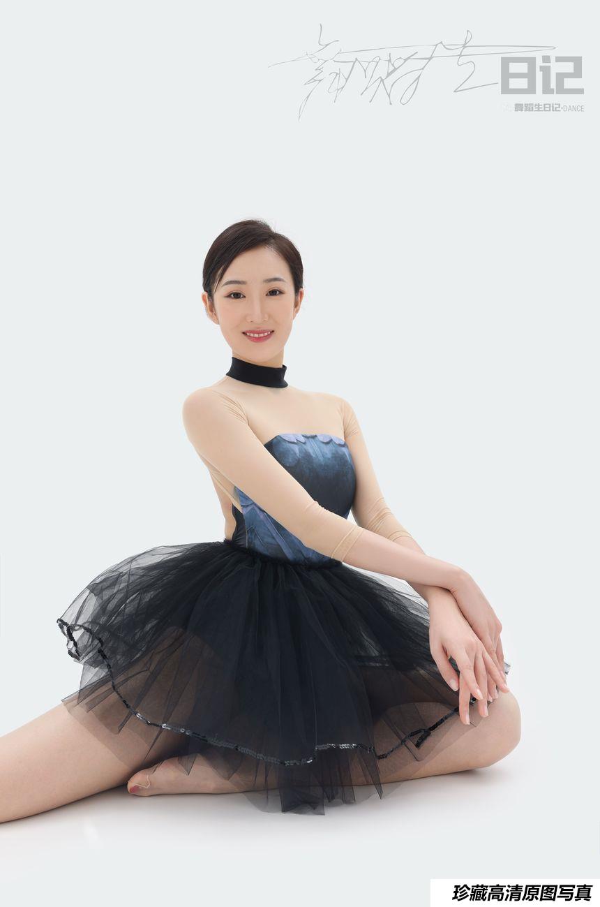 [GALLI嘉丽]舞蹈生日记 2021.02.25  咚咚[33P／60.7MB]