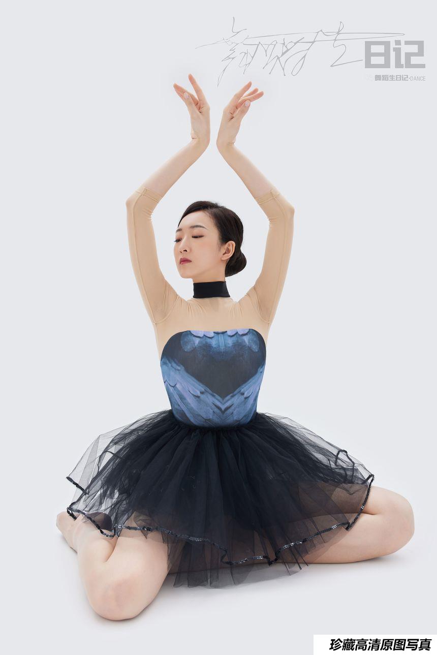 [GALLI嘉丽]舞蹈生日记 2021.02.25  咚咚[33P／60.7MB]