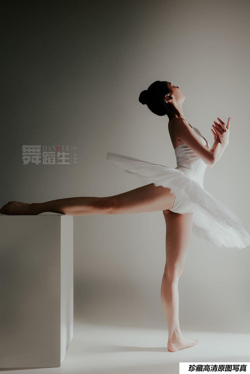 [GALLI嘉丽]舞蹈生日记 005 - 快乐舞步 余羽[40P／325MB]