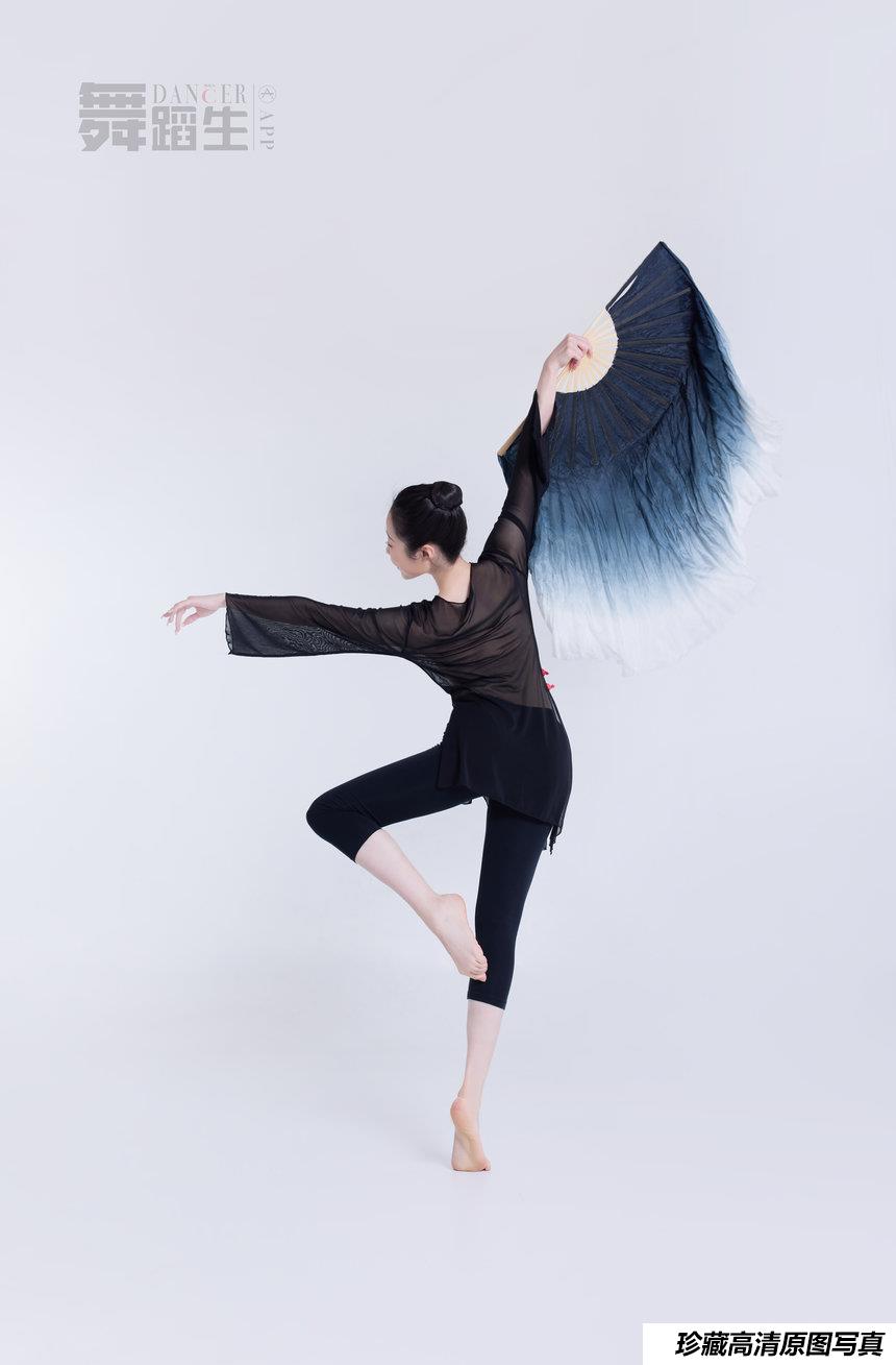 [GALLI嘉丽]舞蹈生日记 004 - 婀娜多姿 景思佳[41P／228MB]