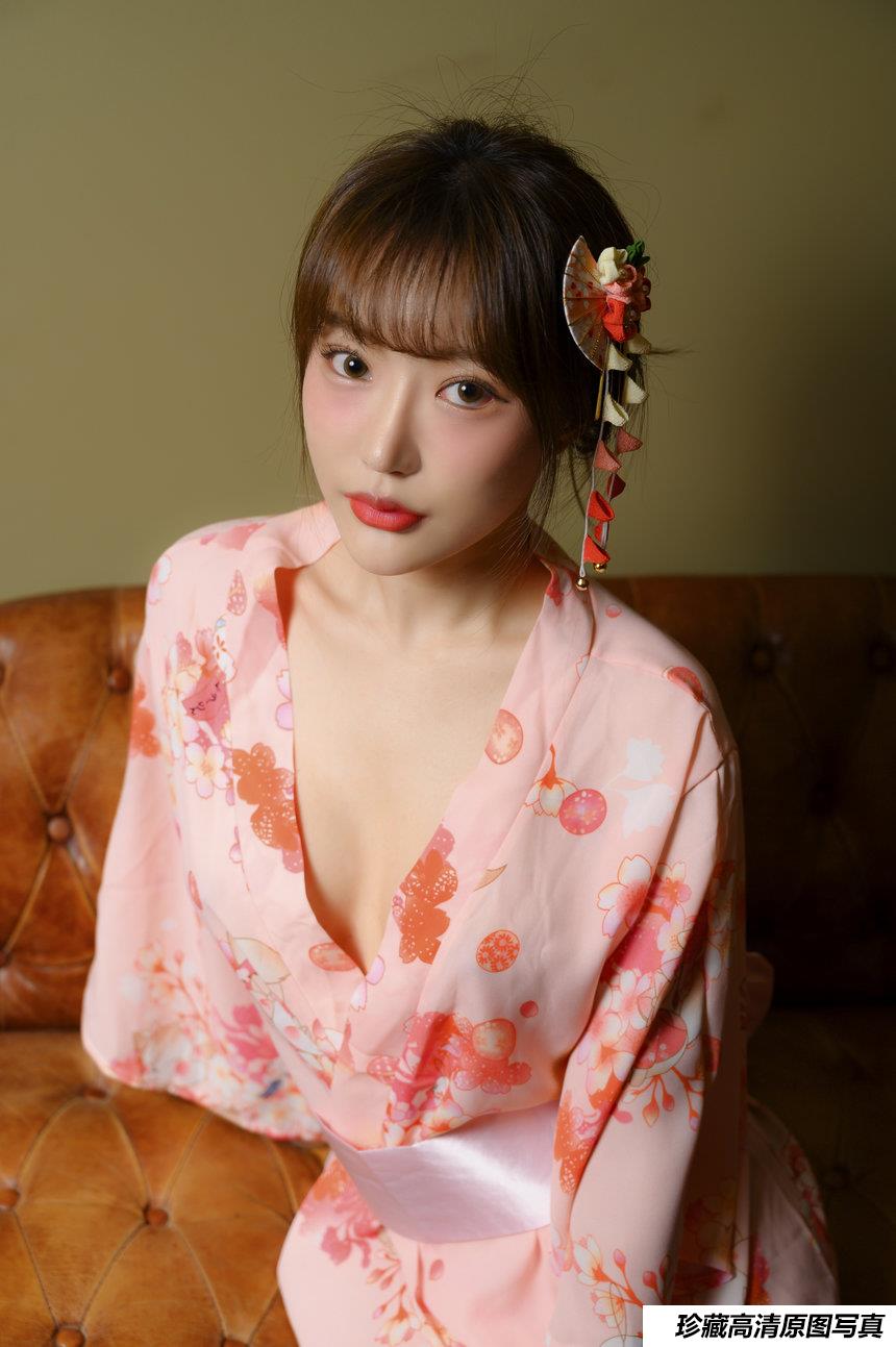 Jucy - Cherry Blossom - Moon Night Snap [19P+1V-207MB]