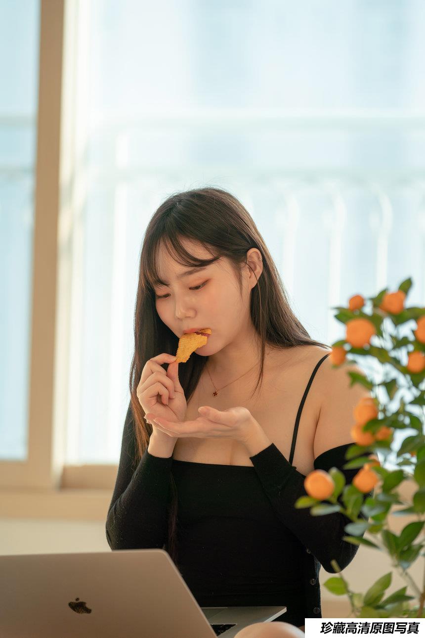 KOREAN REALGRAPHIC W-NO18 [56P+4V-7.48G]