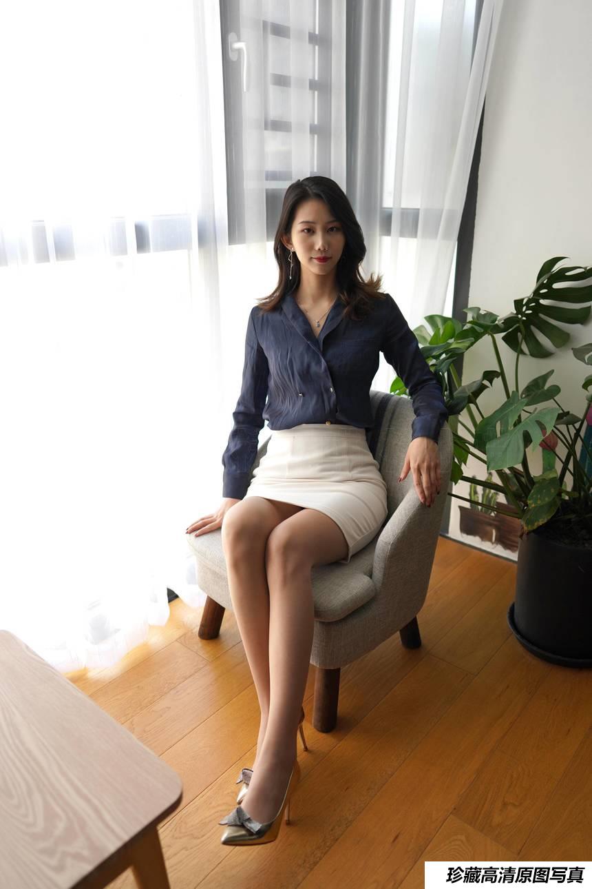 [壹吻映画]2021.01.08 YW002 《雅妍-清爽职业装》[94+1P+1V／412MB]